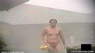 【覗き見】岩風呂のセクシーな全裸!露天風呂動画です。のページへ行く