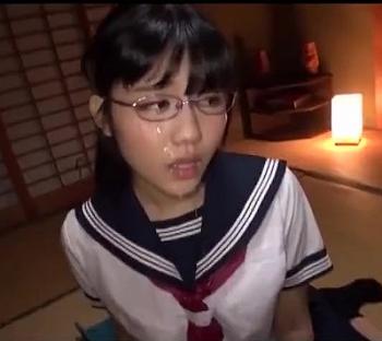 【神宮寺ナオ】　制服姿の可愛いお姉ちゃん　大きなお乳をしています　そんなお姉ちゃんのお顔に発射！！のページへ行く