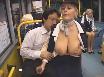 【痴漢バス】ロシア系の美人CAたちがバスで巨乳おっぱいを揉まれながらチンコをシゴく！のページへ行く